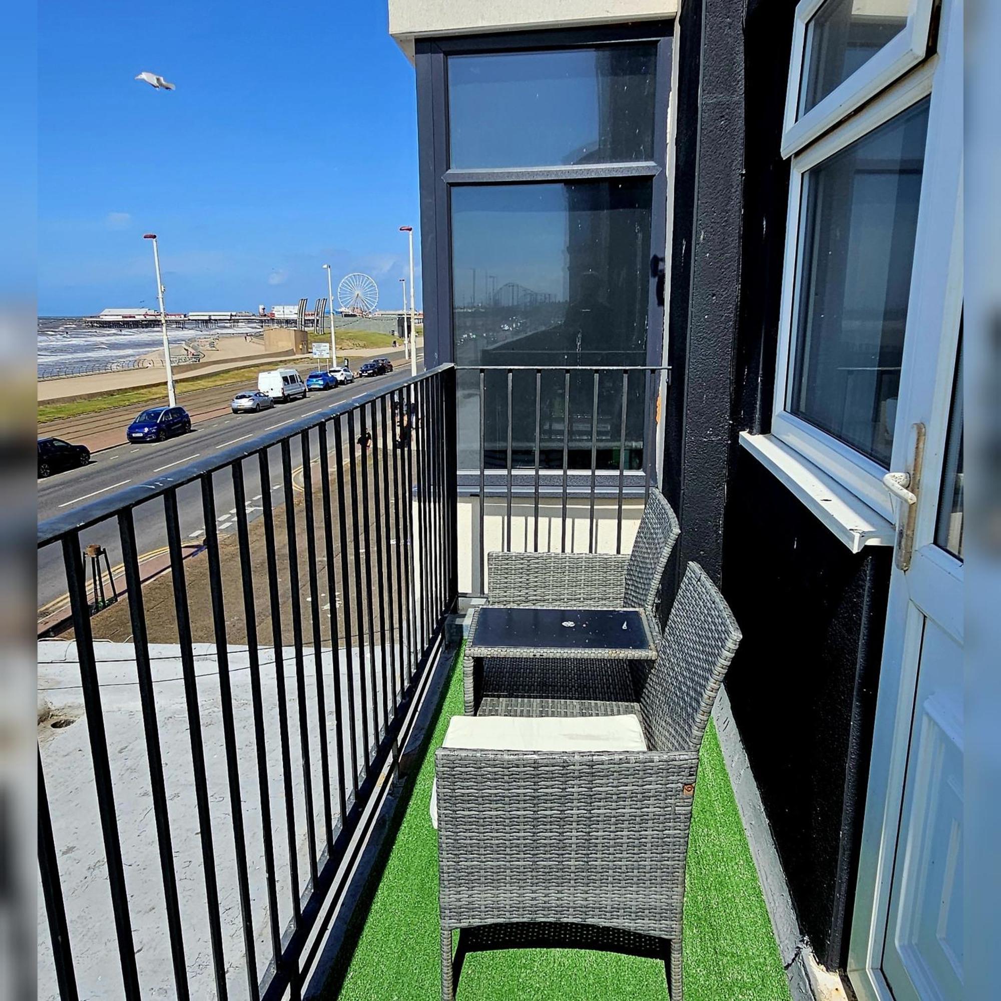 Sapphire Hotel Blackpool Promenade Esterno foto